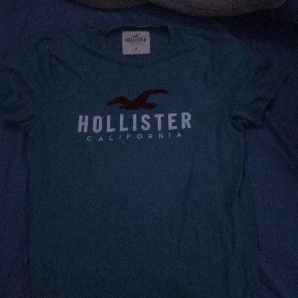 Hollister Tee